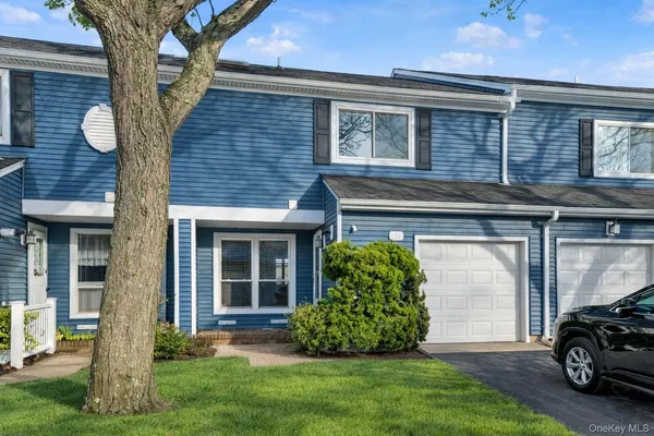 $960,000 | 100 Baker Court, Unit 113, Island Park, NY 11558