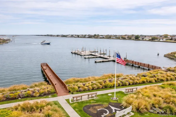 $960,000 | 100 Baker Court, Unit 113, Island Park, NY 11558