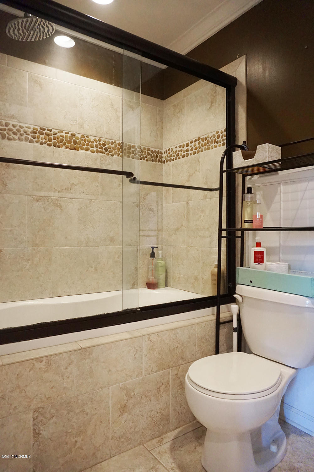 204 Beawood Road Wilmington, NC 28411 - Photo 11 of 29 11-hall_bath_shower