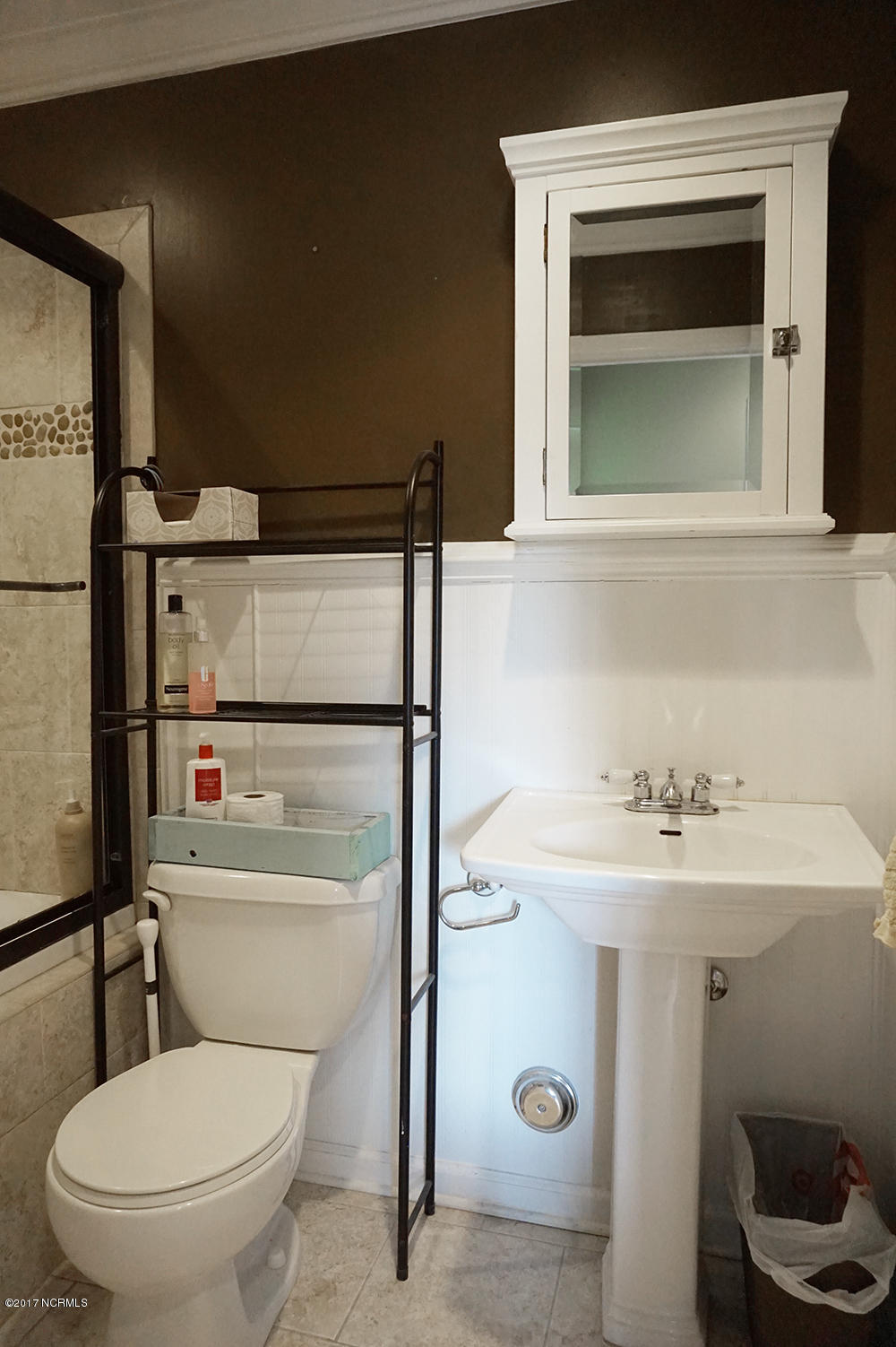 204 Beawood Road Wilmington, NC 28411 - Photo 14 of 29 14-hall_bath_sink