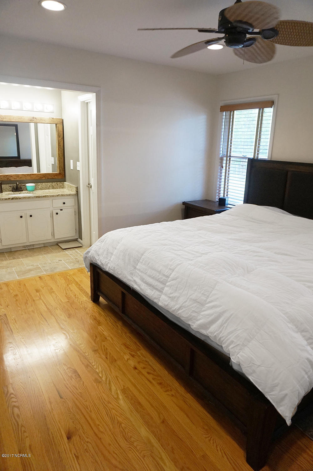 204 Beawood Road Wilmington, NC 28411 - Photo 18 of 29 18-master_bedroom_to_vanity
