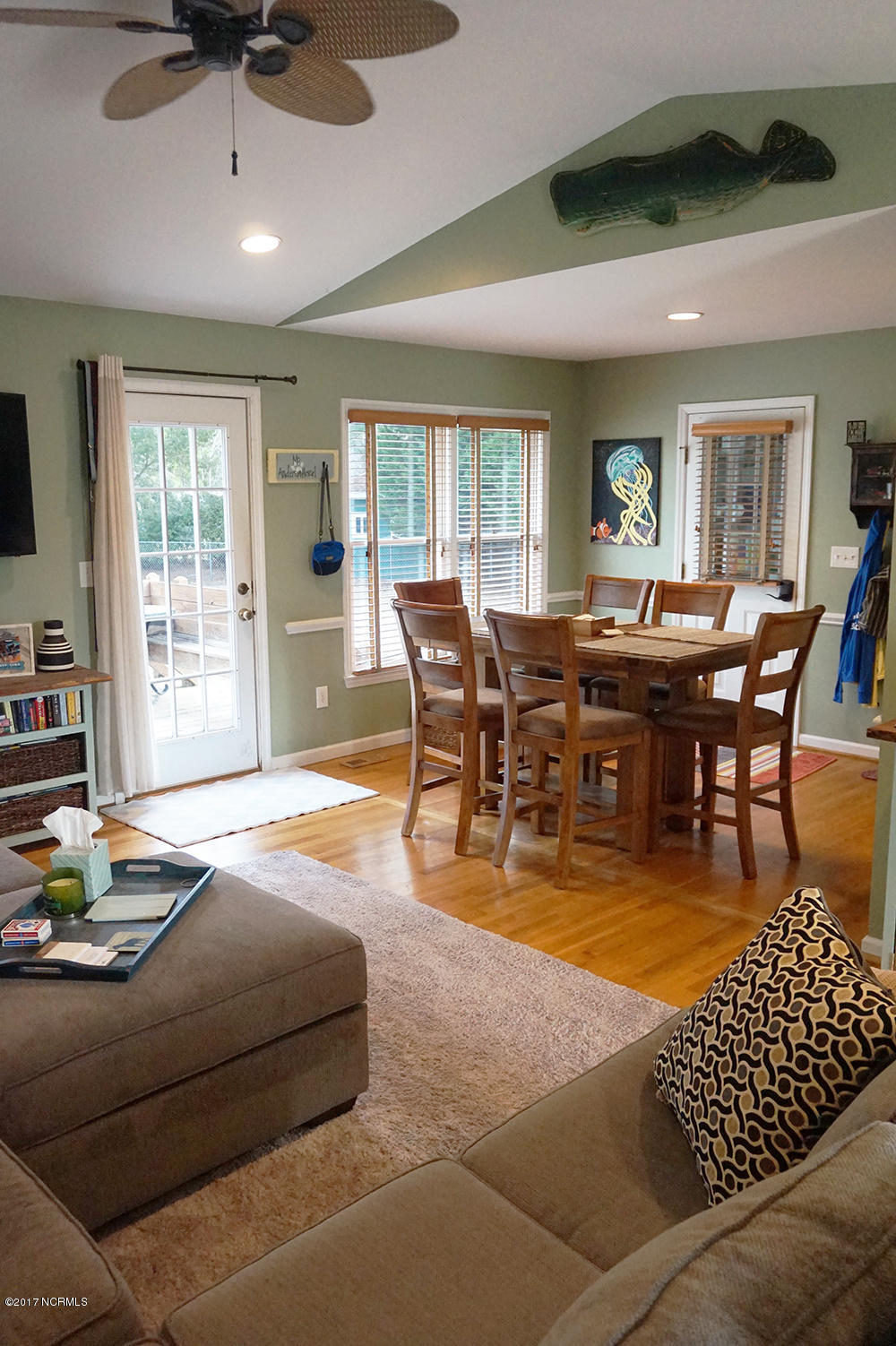 204 Beawood Road Wilmington, NC 28411 - Photo 5 of 29 5-living_area_to_dining_tall