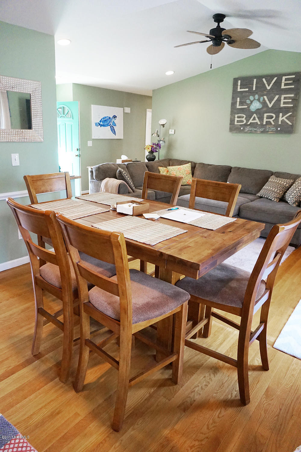 204 Beawood Road Wilmington, NC 28411 - Photo 6 of 29 6-dining_area_to_front_door