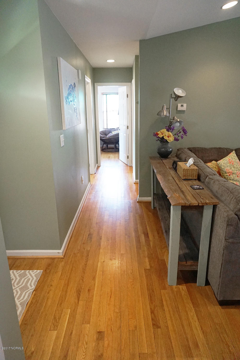 204 Beawood Road Wilmington, NC 28411 - Photo 10 of 29 10-hallway_from_front_door