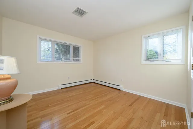 $399,900 | 4 Hickory Hill Drive, Ewing, NJ 08618