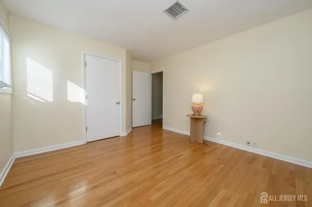 $399,900 | 4 Hickory Hill Drive, Ewing, NJ 08618