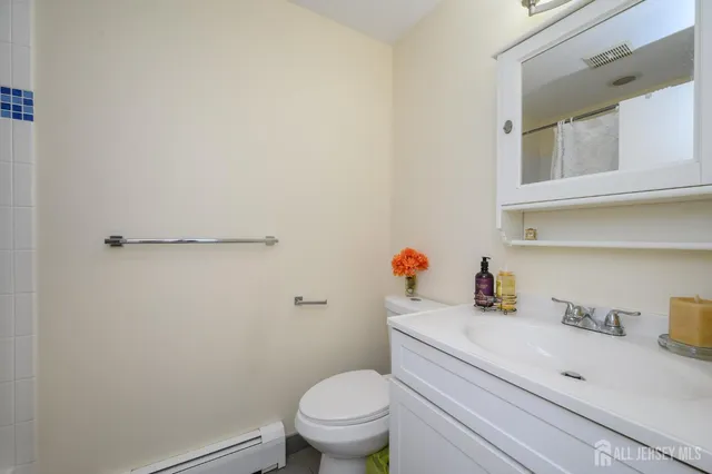 $399,900 | 4 Hickory Hill Drive, Ewing, NJ 08618