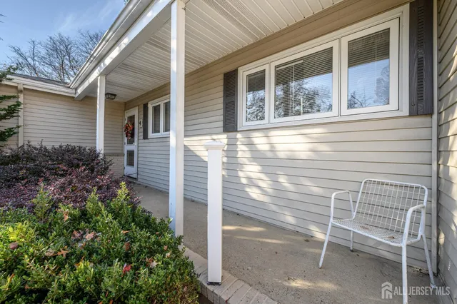 $399,900 | 4 Hickory Hill Drive, Ewing, NJ 08618