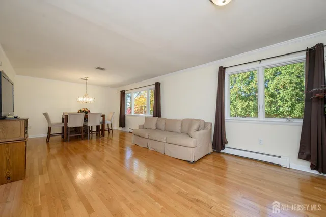 $399,900 | 4 Hickory Hill Drive, Ewing, NJ 08618