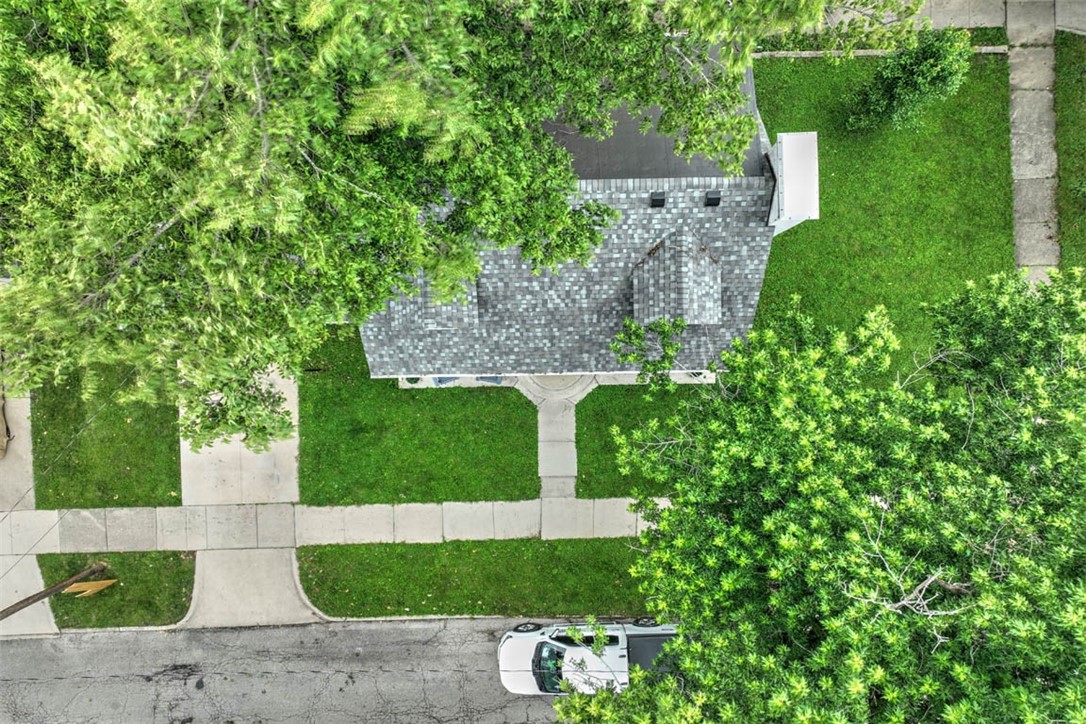 405 South Dennis Avenue Decatur, IL 62522 - Photo 4 of 27