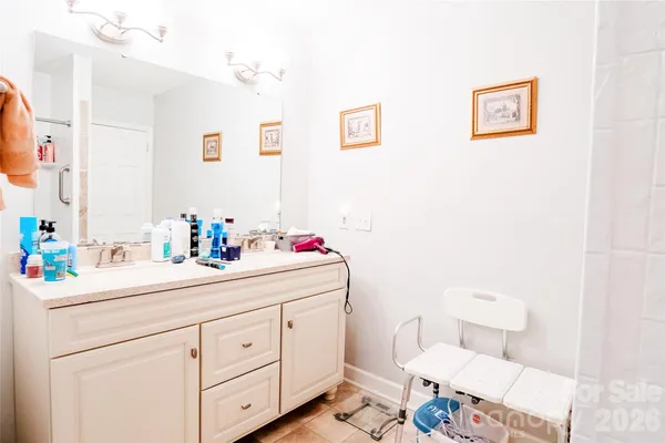 a view of a hallway with a closet