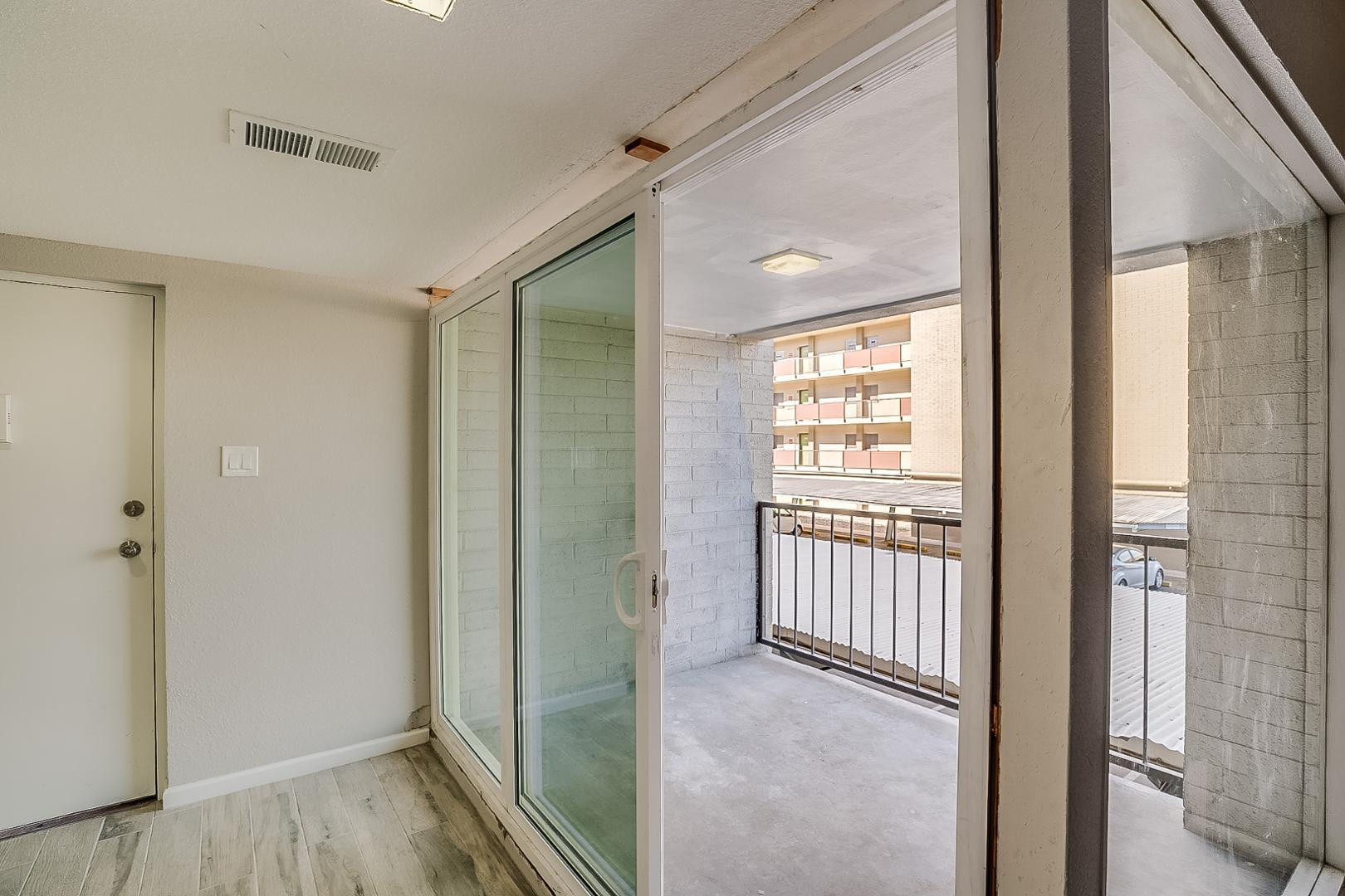 351 East Thomas Road, Unit D201 Phoenix, AZ 85012 - Photo 29 of 38 Photo #30