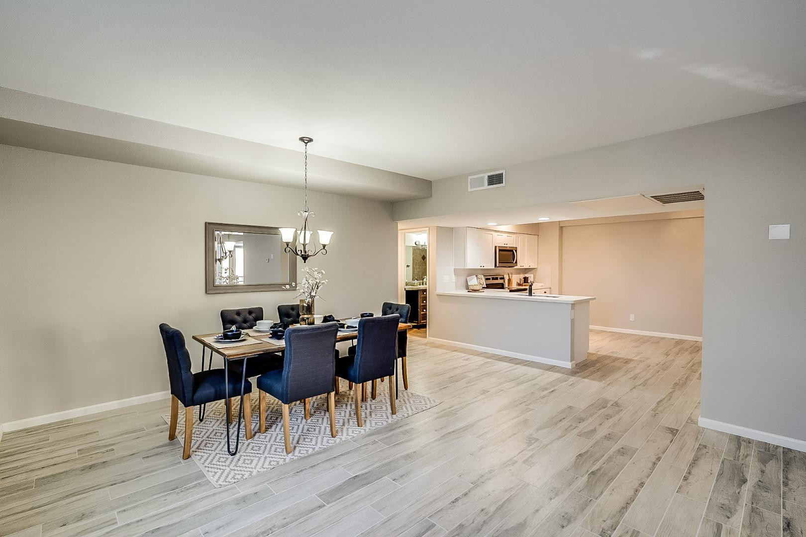 351 East Thomas Road, Unit D201 Phoenix, AZ 85012 - Photo 10 of 38 Photo #10