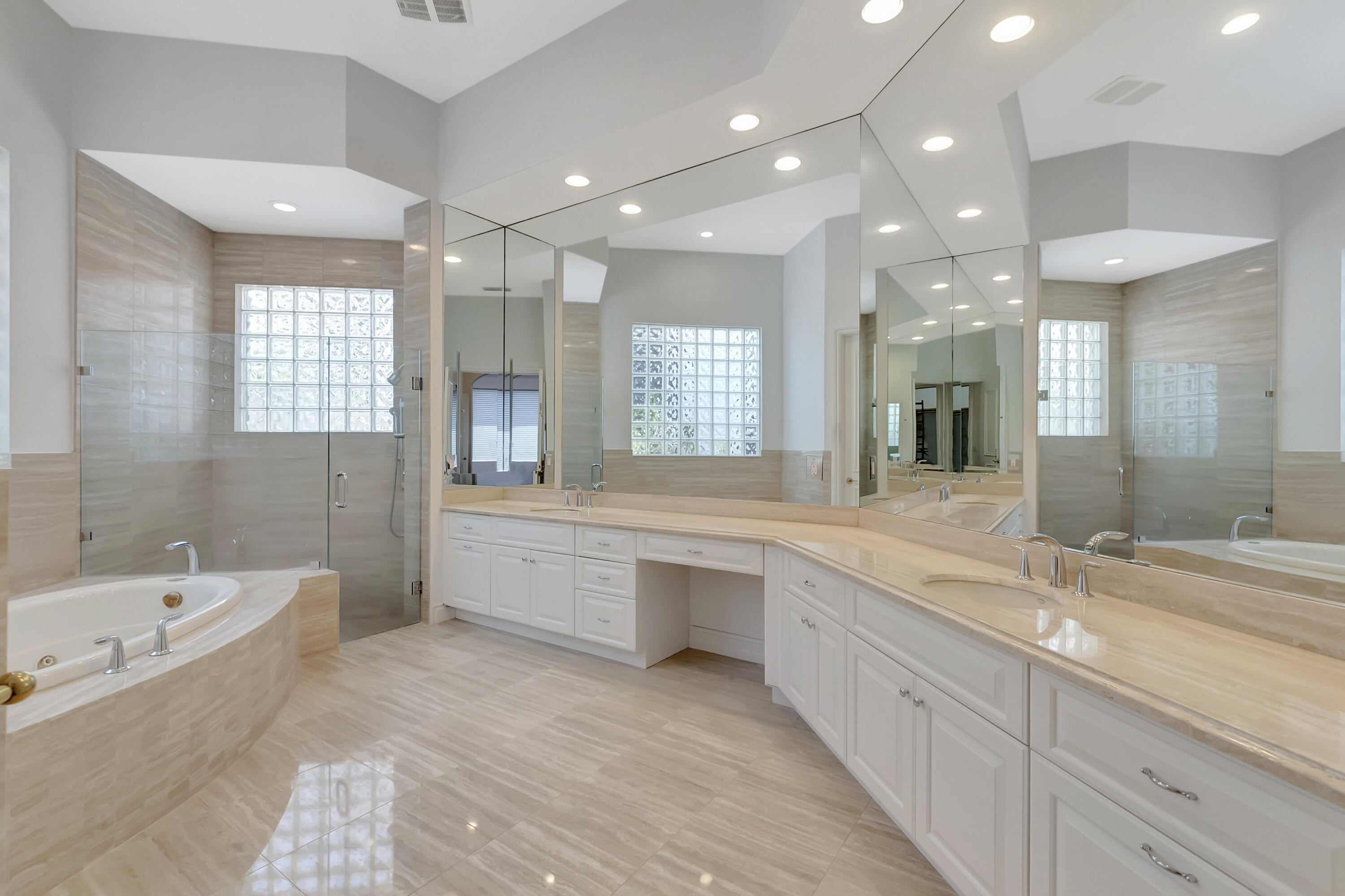 6471 Enclave Way Boca Raton, FL 33496 - Photo 23 of 39 38_dsc_6288