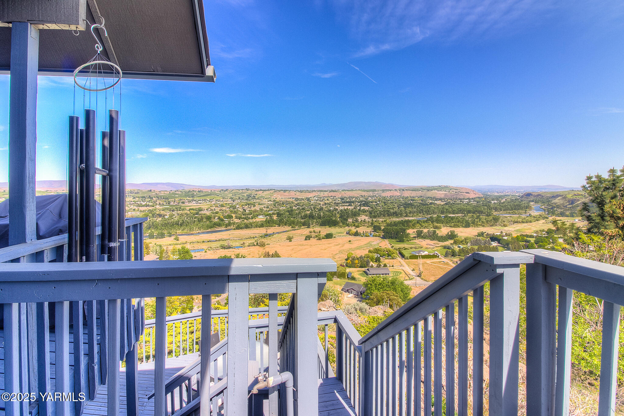 541 Basalt Springs Way Yakima, WA 98908 - Photo 16 of 51 a view of a balcony with furniture