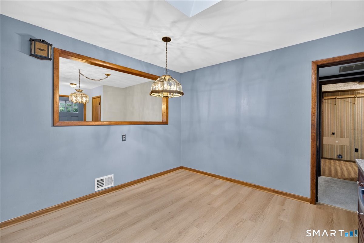 22 Robinwood Road Hamden, CT 06517 - Photo 13 of 40 Gallery Image 13
