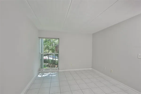 $2,300 | 3325 Bayshore Boulevard, Unit E34, Tampa, FL 33629