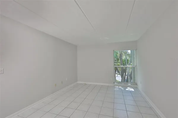 $2,300 | 3325 Bayshore Boulevard, Unit E34, Tampa, FL 33629