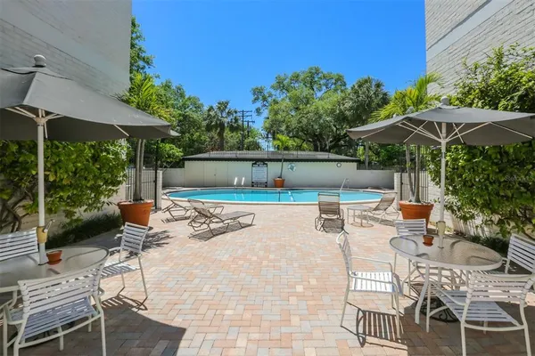 $2,300 | 3325 Bayshore Boulevard, Unit E34, Tampa, FL 33629