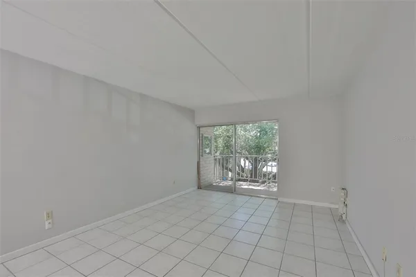 $2,300 | 3325 Bayshore Boulevard, Unit E34, Tampa, FL 33629