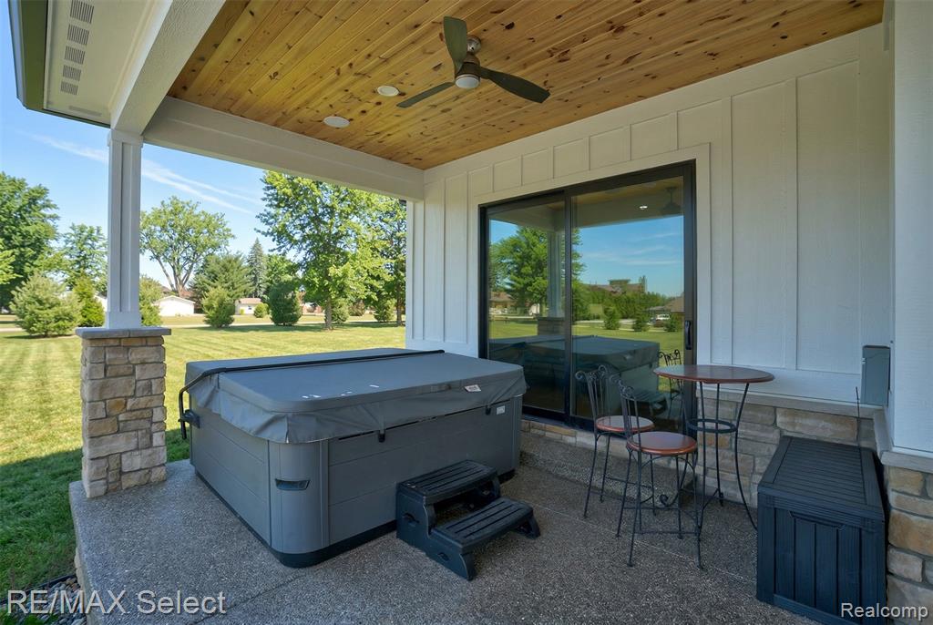 2208 Grove Park Road Fenton, MI 48430 - Photo 18 of 73