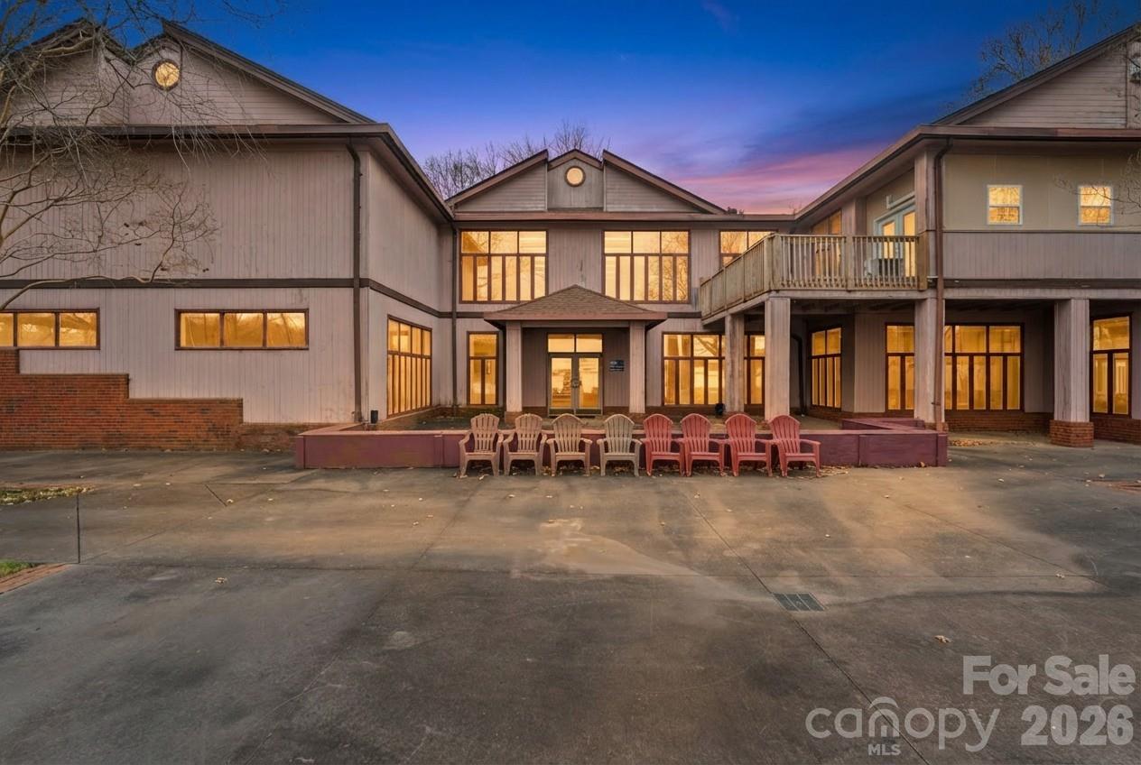 6692 Valwood Road Conover, NC 28613 - Photo 2 of 38