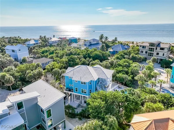 $1,895,000 | 4560 Conch Shell Drive, Upper Captiva, FL 33924
