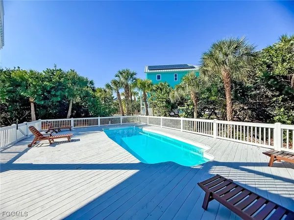 $1,895,000 | 4560 Conch Shell Drive, Upper Captiva, FL 33924
