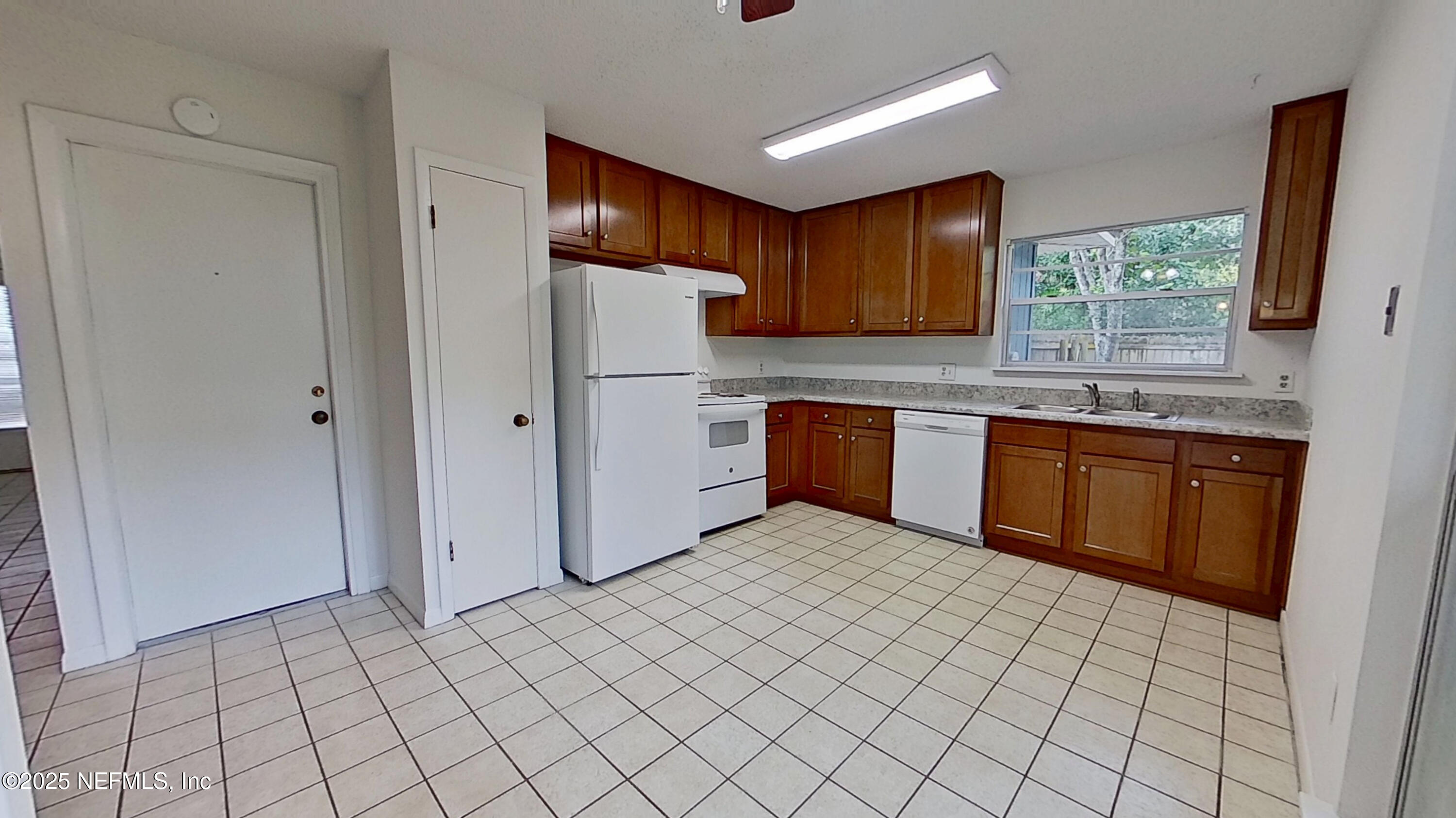 1615 Seminole Road Atlantic Beach, FL 32233 - Photo 10 of 23 original (8)