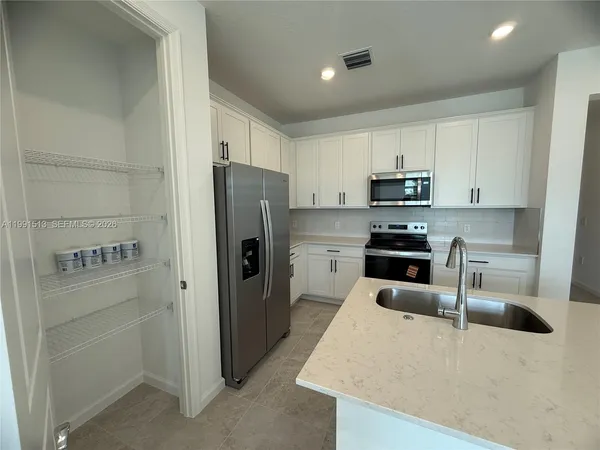 $3,500 | 4286 Effendi Drive, Lantana, FL 33462