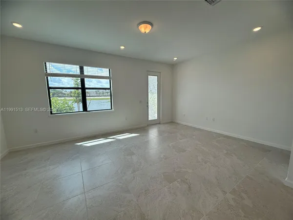 $3,500 | 4286 Effendi Drive, Lantana, FL 33462