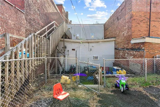 a view of outdoor space