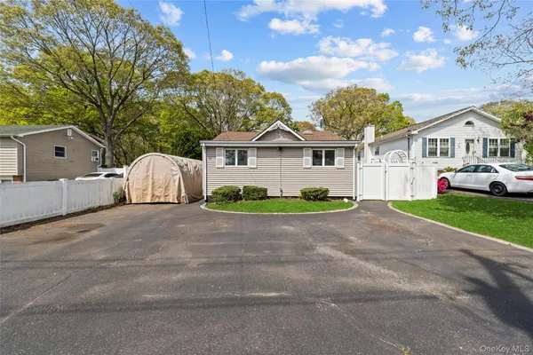 $545,000 | 164 Dare Road, Selden, NY 11784