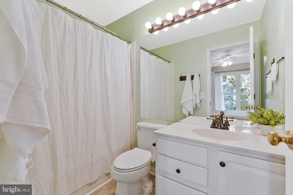 $420,000 | 21789 Baldwin Square, Unit 21789, Sterling, VA 20164