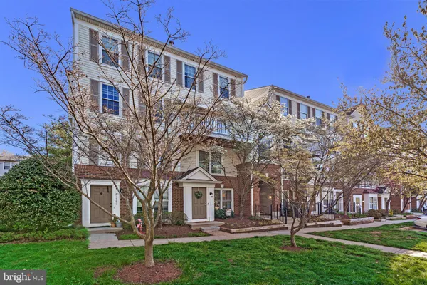 $420,000 | 21789 Baldwin Square, Unit 21789, Sterling, VA 20164