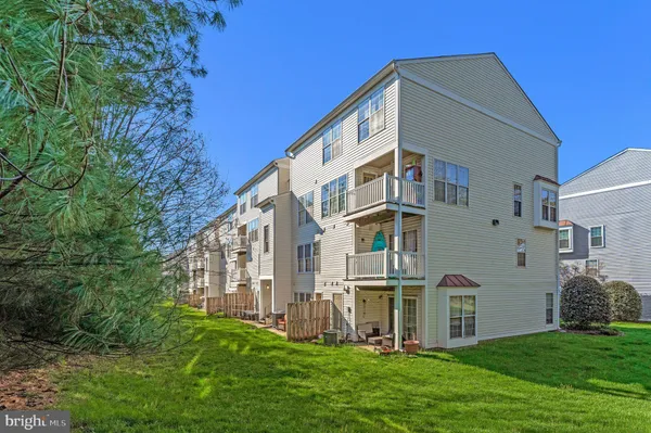 $420,000 | 21789 Baldwin Square, Unit 21789, Sterling, VA 20164
