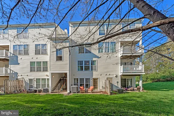 $420,000 | 21789 Baldwin Square, Unit 21789, Sterling, VA 20164