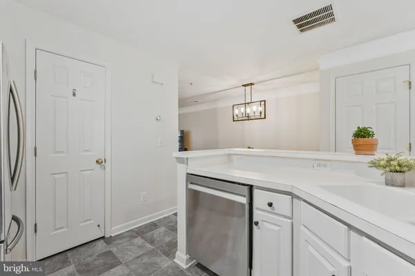 $420,000 | 21789 Baldwin Square, Unit 21789, Sterling, VA 20164