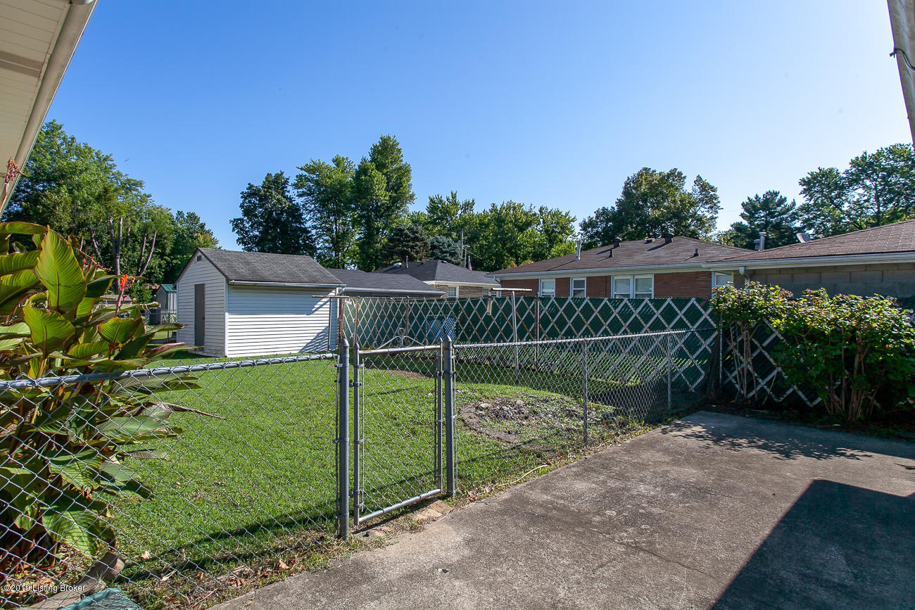 9105 Chenault Road Louisville, KY 40258 - Photo 30 of 31 9105 Chenault Rd-31