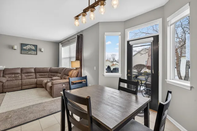 $289,000 | 1596 Ludington Circle, Romeoville, IL 60446