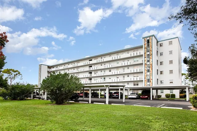 $189,900 | 4240 Ironwood Circle, Unit 601AA, Bradenton, FL 34209