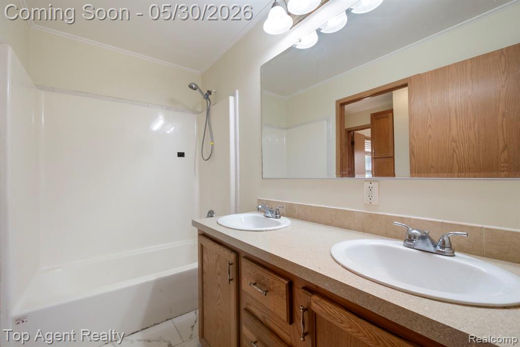 2018 John R Road Troy, MI 48083 - Photo 16 of 30