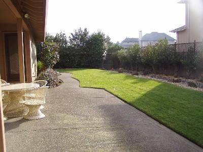 1129 Kidd Road Windsor, CA 95492 - Photo 7 of 11 a house with garden in front of it