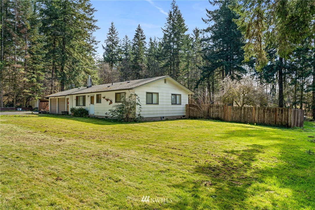 187 Limmer Road Winlock, WA 98596 - Photo 2 of 17 a view of a house with a yard
