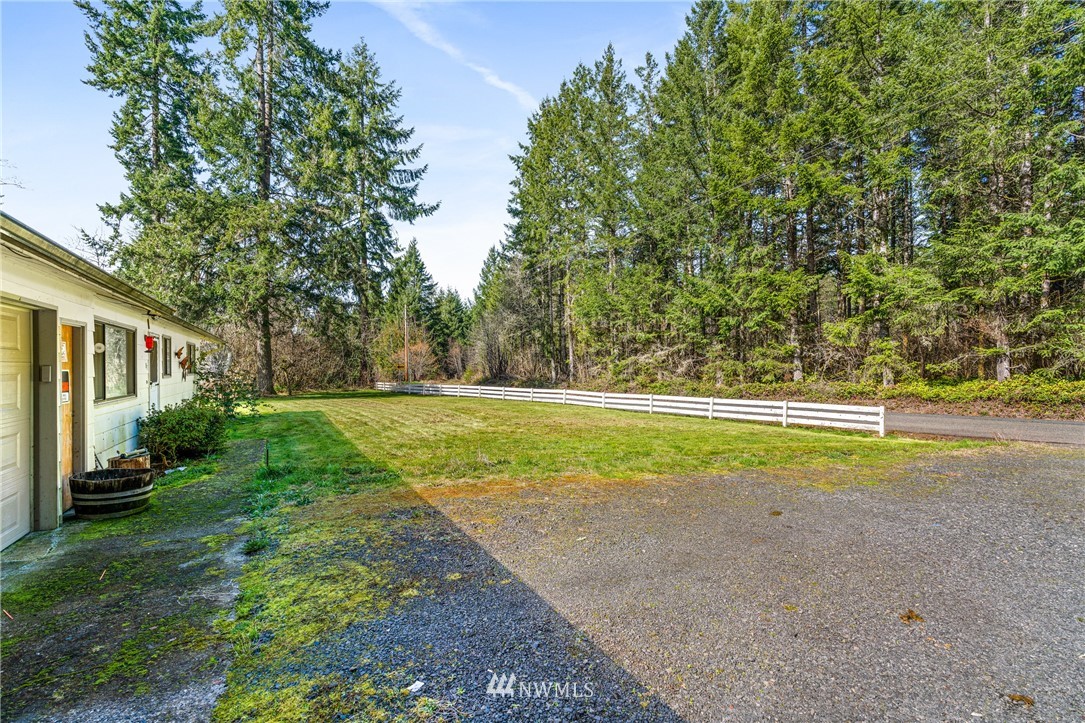 187 Limmer Road Winlock, WA 98596 - Photo 3 of 17 a view of backyard space and yard