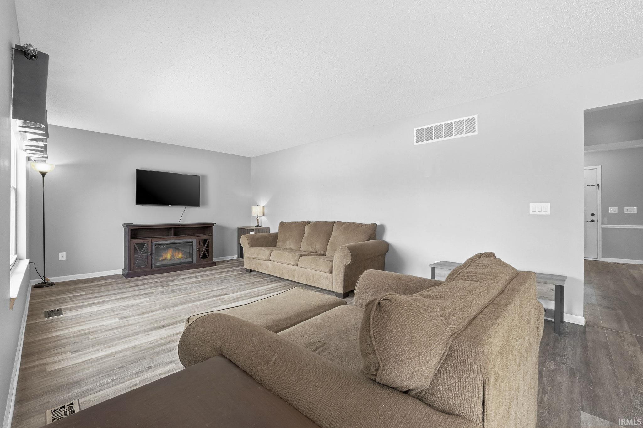 3007 Pomeroy Place Fort Wayne, IN 46818 - Photo 6 of 36