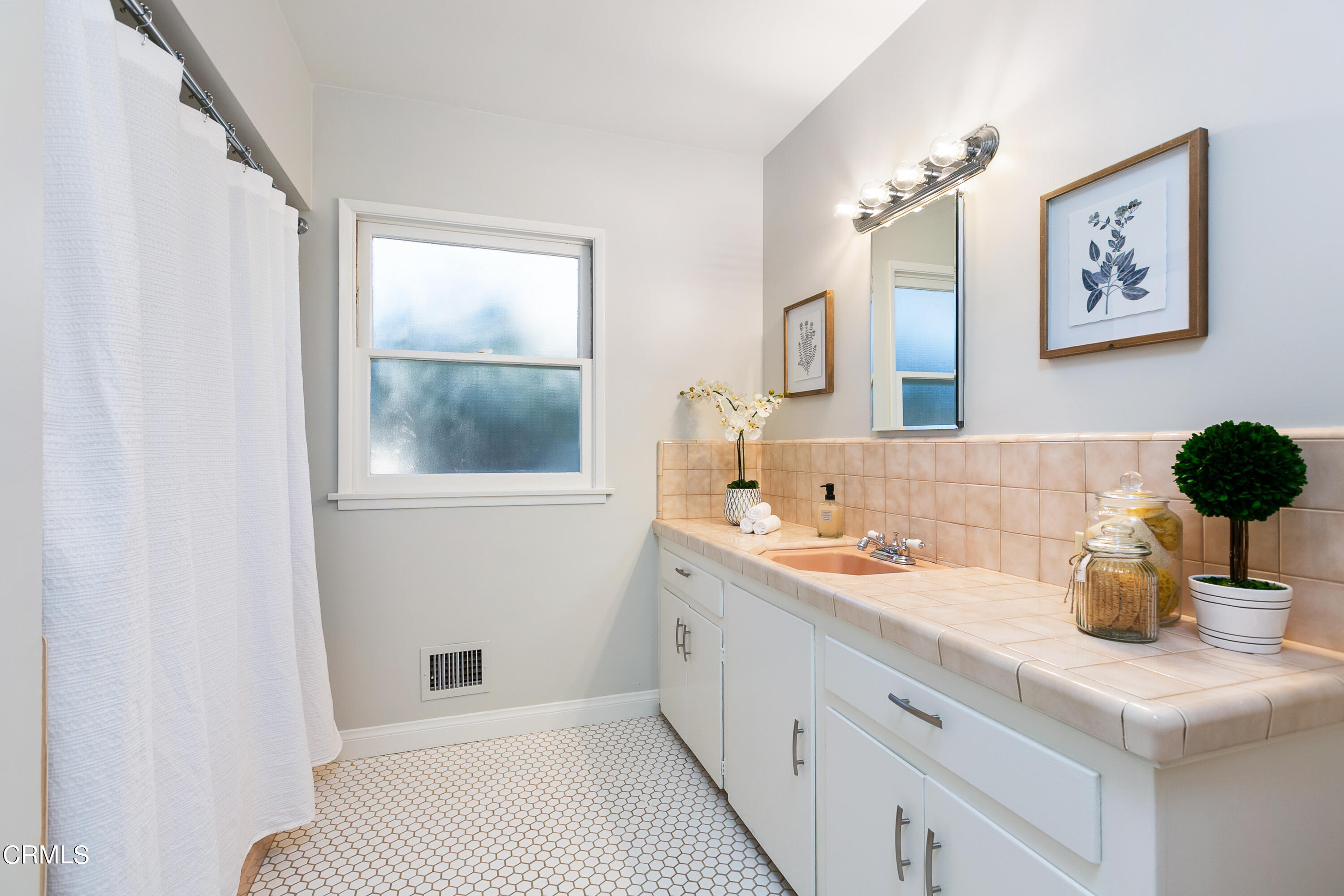 516 Sombrero Road Monrovia, CA 91016 - Photo 17 of 27 17 - Sombrero (516)