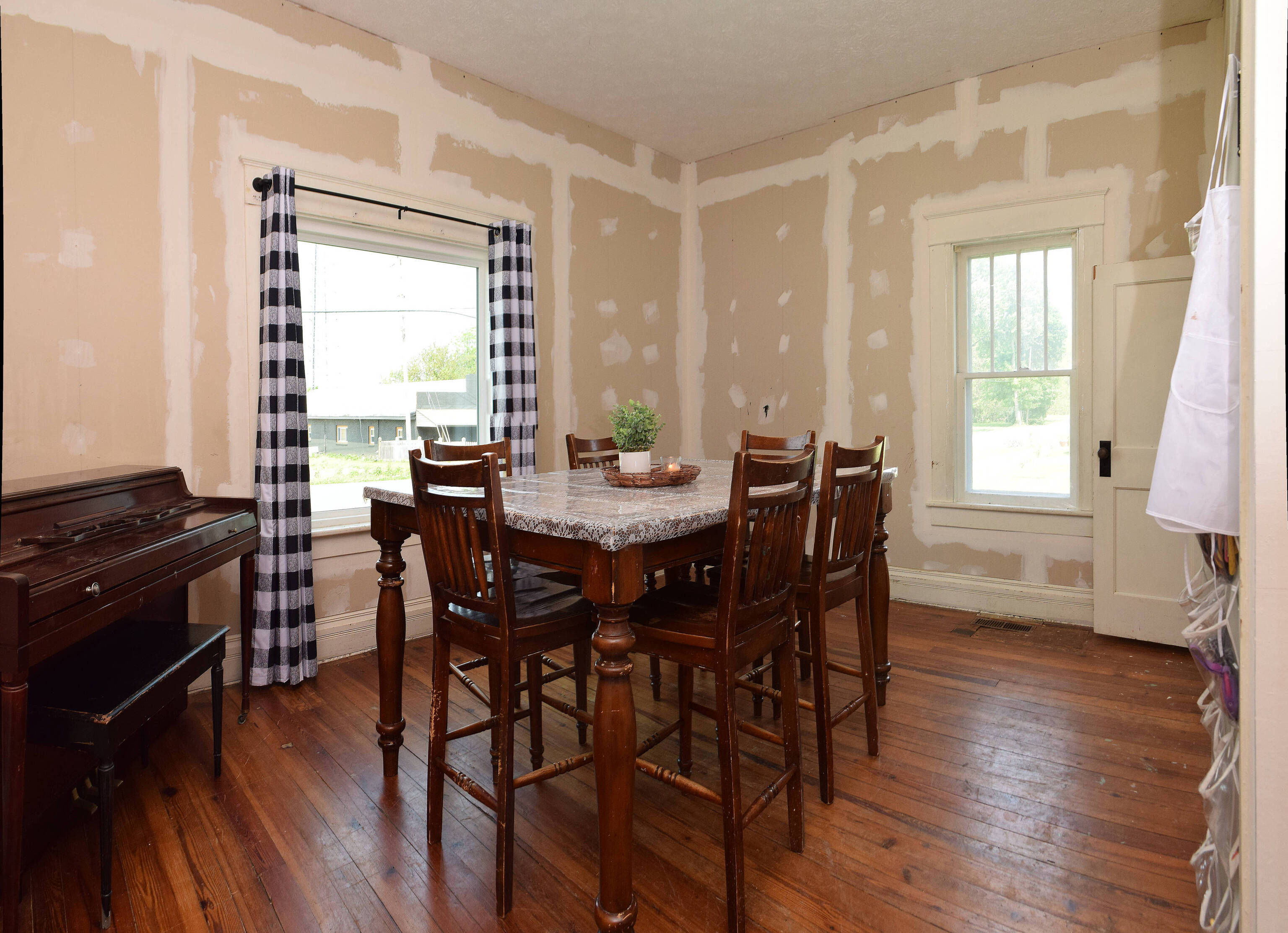 298 H Street Wilkinson, IN 46186 - Photo 12 of 38