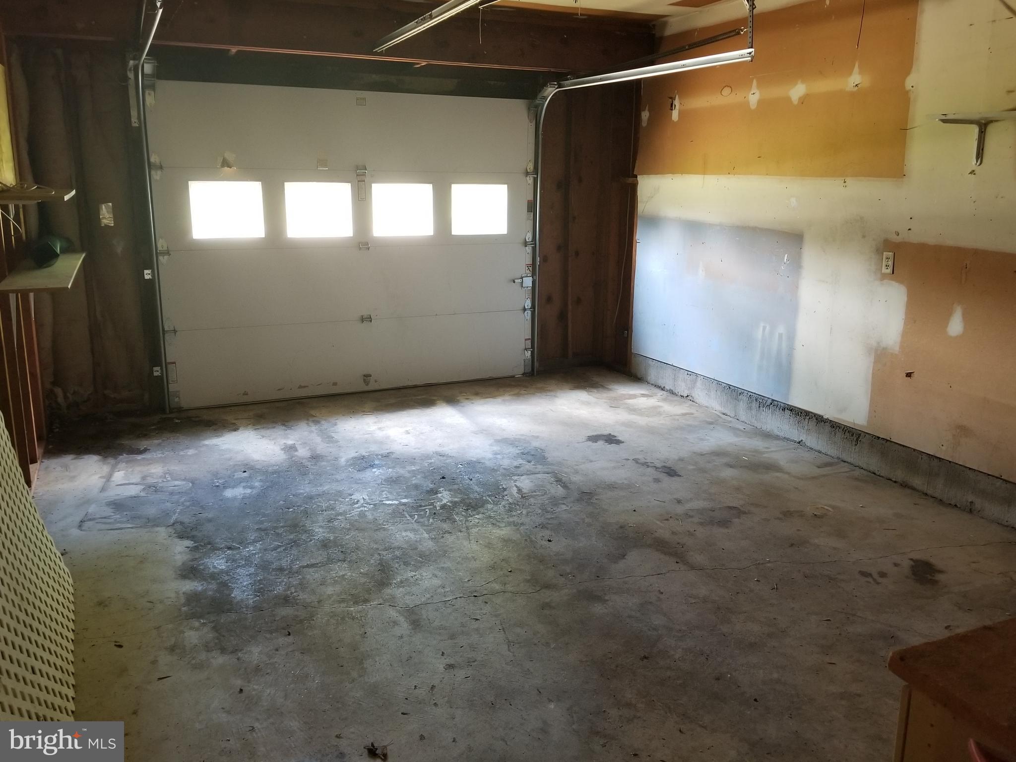 241 North Randolph Road Fredericksburg, VA 22405 - Photo 19 of 19 Garage