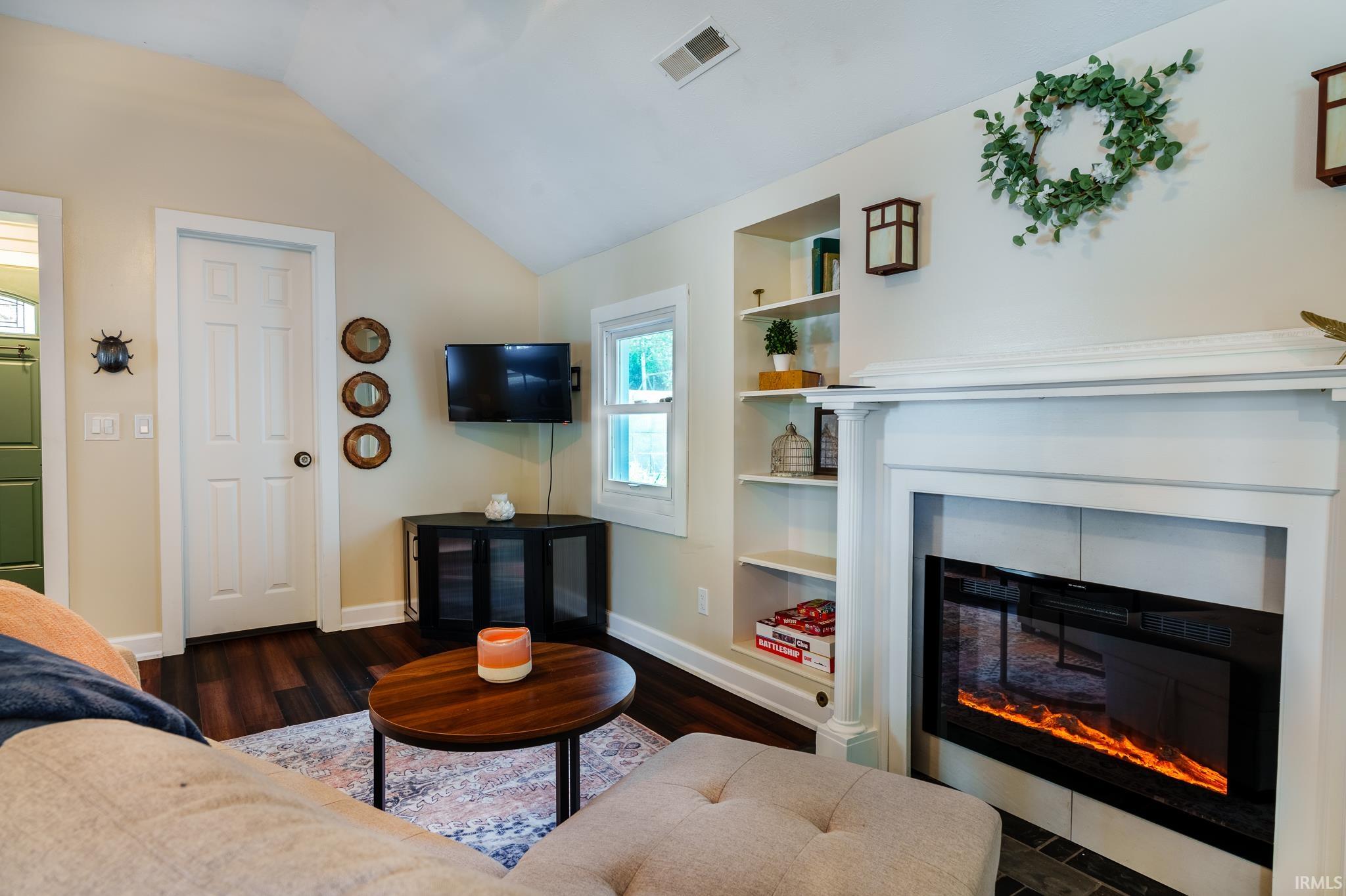 9024 East Koher Road South Syracuse, IN 46567 - Photo 6 of 33 Gallery Image 6